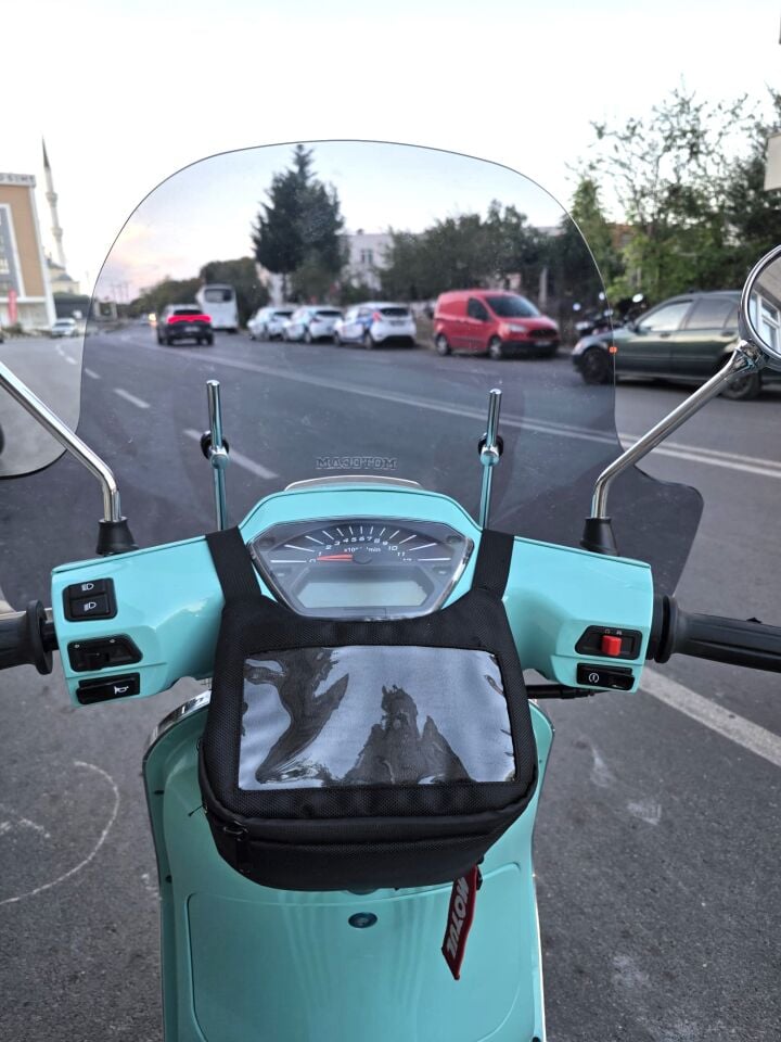 MOTOCAM Skyjet Bellina Ön Cam 2024-2026 Model 41cm Füme Renkli 4mm Elcikli APARATSIZ
