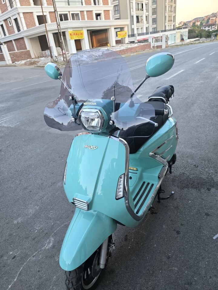 MOTOCAM Skyjet Bellina Ön Cam 2024-2026 Model 41cm Füme Renkli 4mm Elcikli APARATSIZ