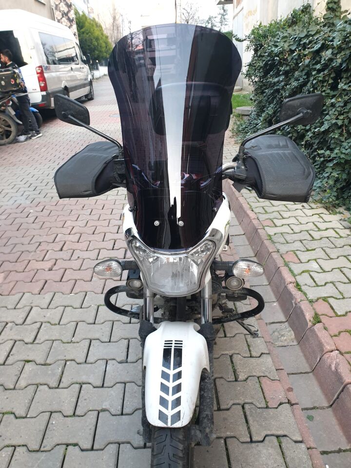 MOTOCAM Bajaj V15 Ön Cam 2017-2018 Model 57cm Siyah Renkli 4mm