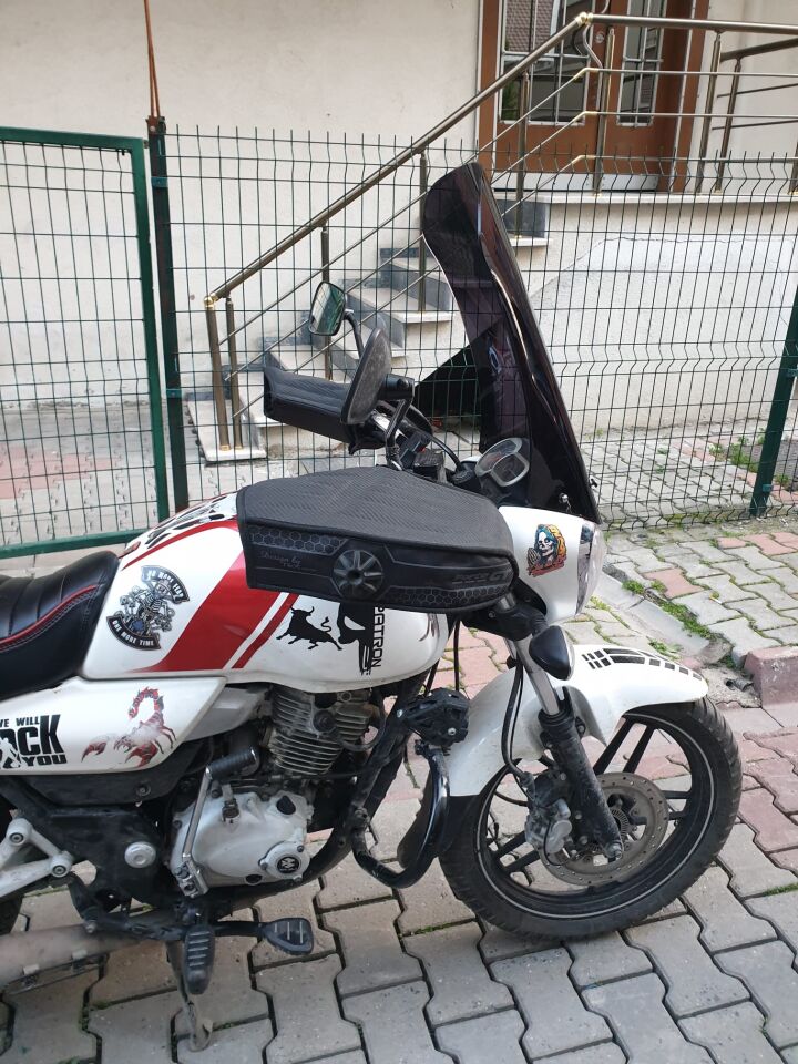 MOTOCAM Bajaj V15 Ön Cam 2017-2018 Model 57cm Siyah Renkli 4mm