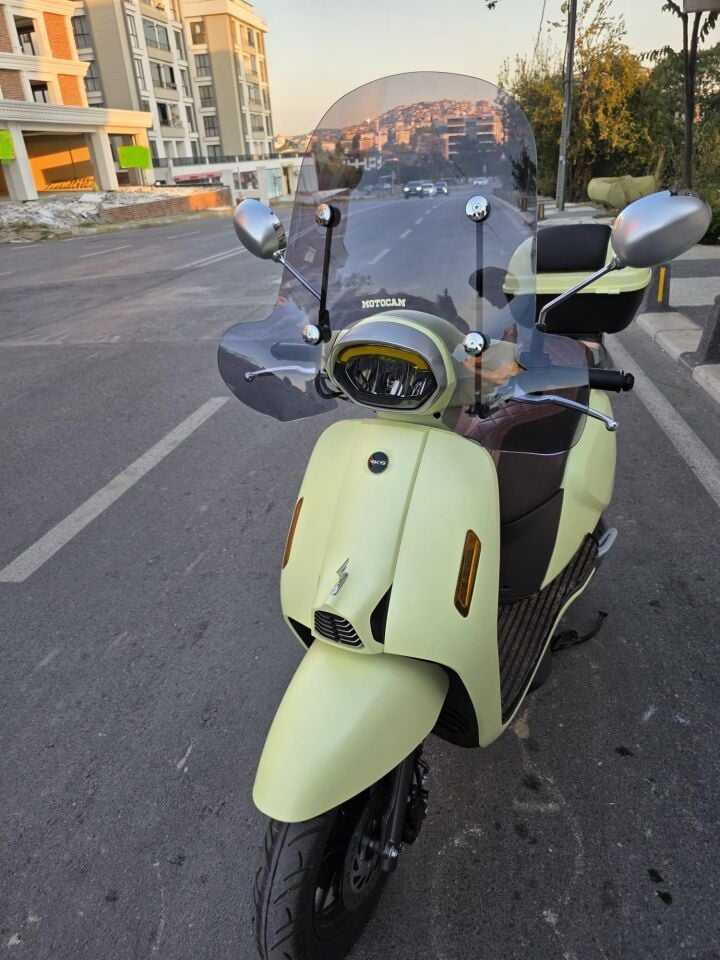 MOTOCAM RKS LTR 125 Ön Cam 2023-2026 Model 51cm Füme Renkli 4mm Elcikli APARATSIZ