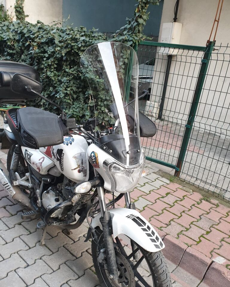 MOTOCAM Bajaj V15 Ön Cam 2017-2018 Model 57cm Şeffaf Renkli 4mm