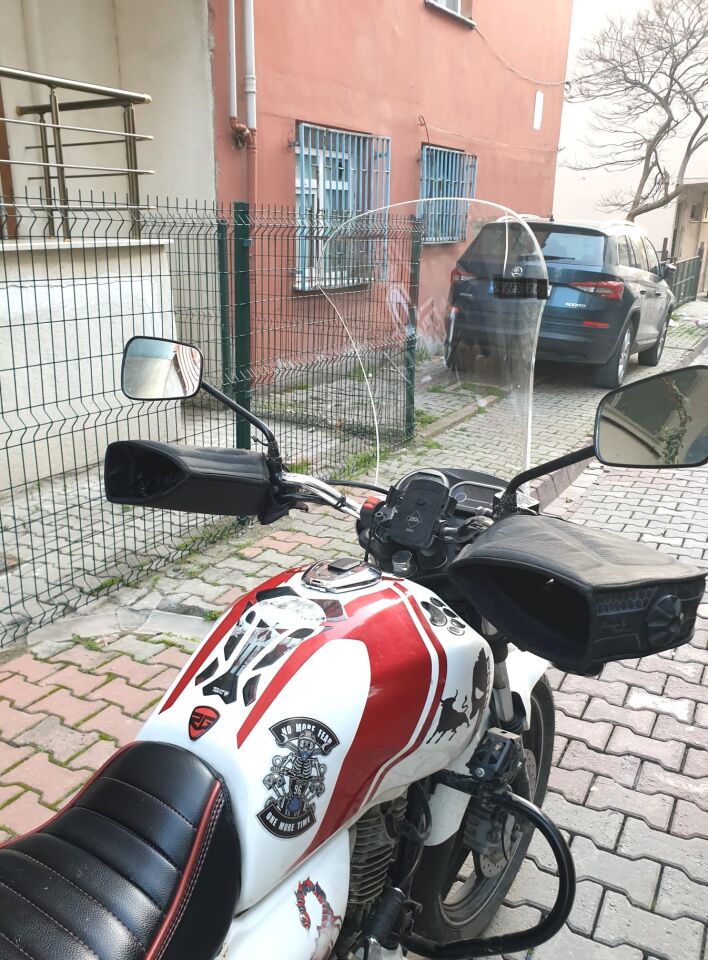 MOTOCAM Bajaj V15 Ön Cam 2017-2018 Model 57cm Şeffaf Renkli 4mm