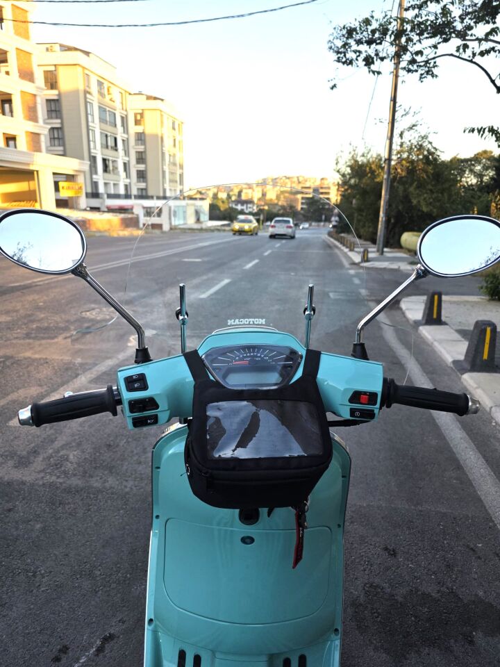 MOTOCAM Skyjet Bellina Ön Cam 2024-2026 Model 41cm Şeffaf Renkli 4mm Elcikli APARATSIZ