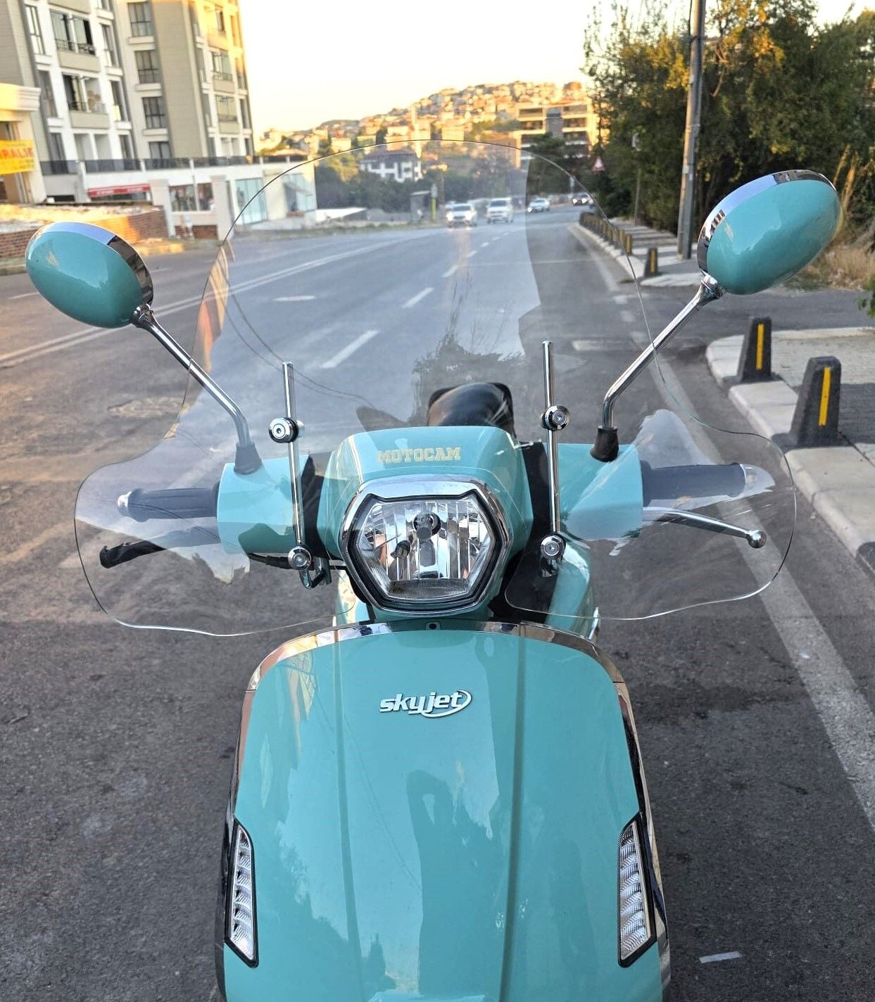 MOTOCAM Skyjet Bellina Ön Cam 2024-2026 Model 41cm Şeffaf Renkli 4mm Elcikli APARATSIZ