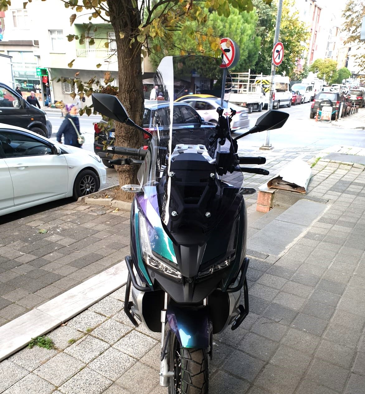 MOTOCAM Barossa ADV 125 Ön Cam 2025-2026 Model 57cm Füme Renkli 4mm SPORTİF