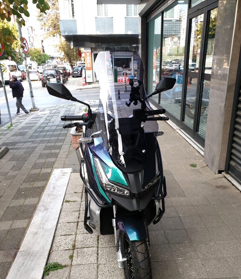 MOTOCAM Barossa ADV 125 Ön Cam 2025-2026 Model 57cm Füme Renkli 4mm SPORTİF