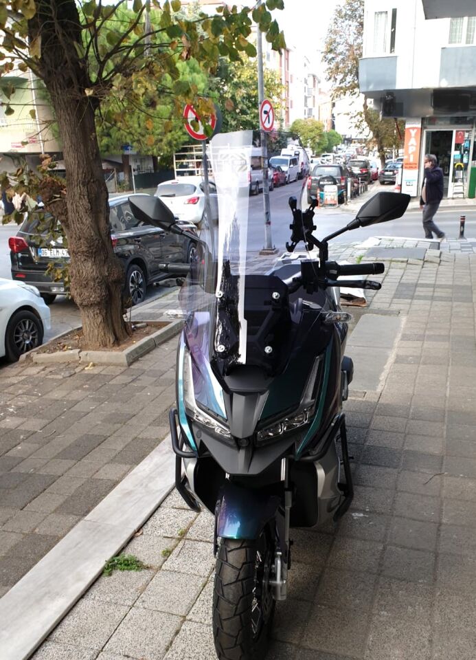 MOTOCAM Barossa ADV 125 Ön Cam 2025-2026 Model 57cm Füme Renkli 4mm SPORTİF