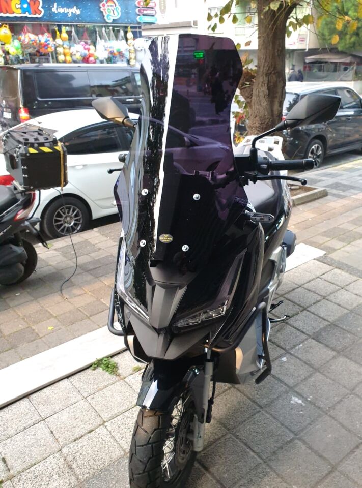 MOTOCAM Barossa ADV 125 Ön Cam 2025-2026 Model 57cm Siyah Renkli 4mm SPORTİF