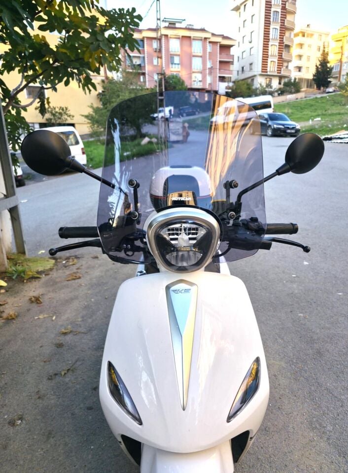 MOTOCAM Rks Neon 125 Ön Cam 2023-2026 Model 44cm Füme Renkli 4mm APARATSIZ