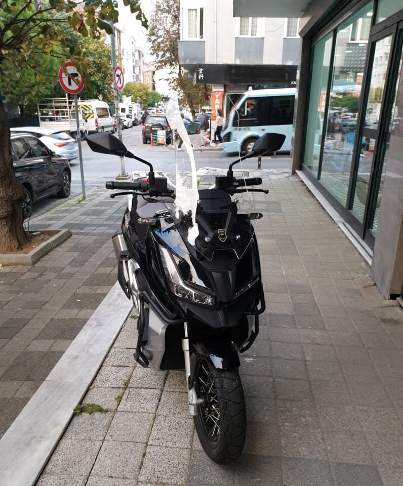 MOTOCAM Barossa ADV 125 Ön Cam 2025-2026 Model 57cm Şeffaf Renkli 4mm SPORTİF