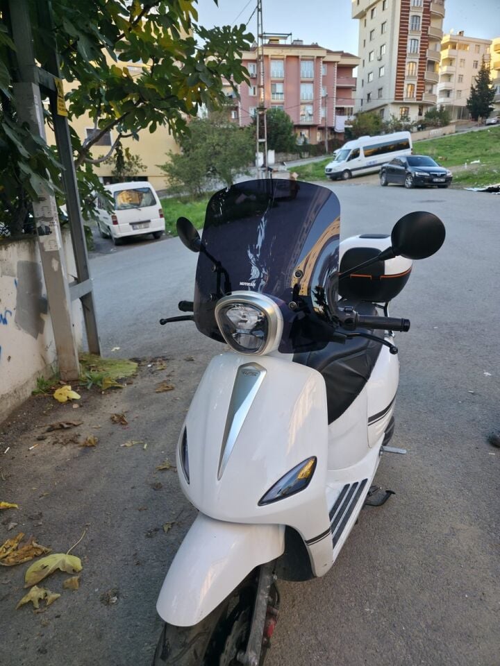 MOTOCAM Rks Neon 125 Ön Cam 2023-2026 Model 44cm Siyah Renkli 4mm APARATSIZ