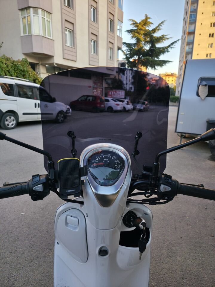 MOTOCAM Rks Neon 125 Ön Cam 2023-2026 Model 44cm Siyah Renkli 4mm APARATSIZ