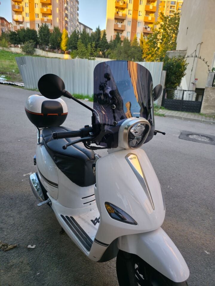 MOTOCAM Rks Neon 125 Ön Cam 2023-2026 Model 44cm Siyah Renkli 4mm APARATSIZ