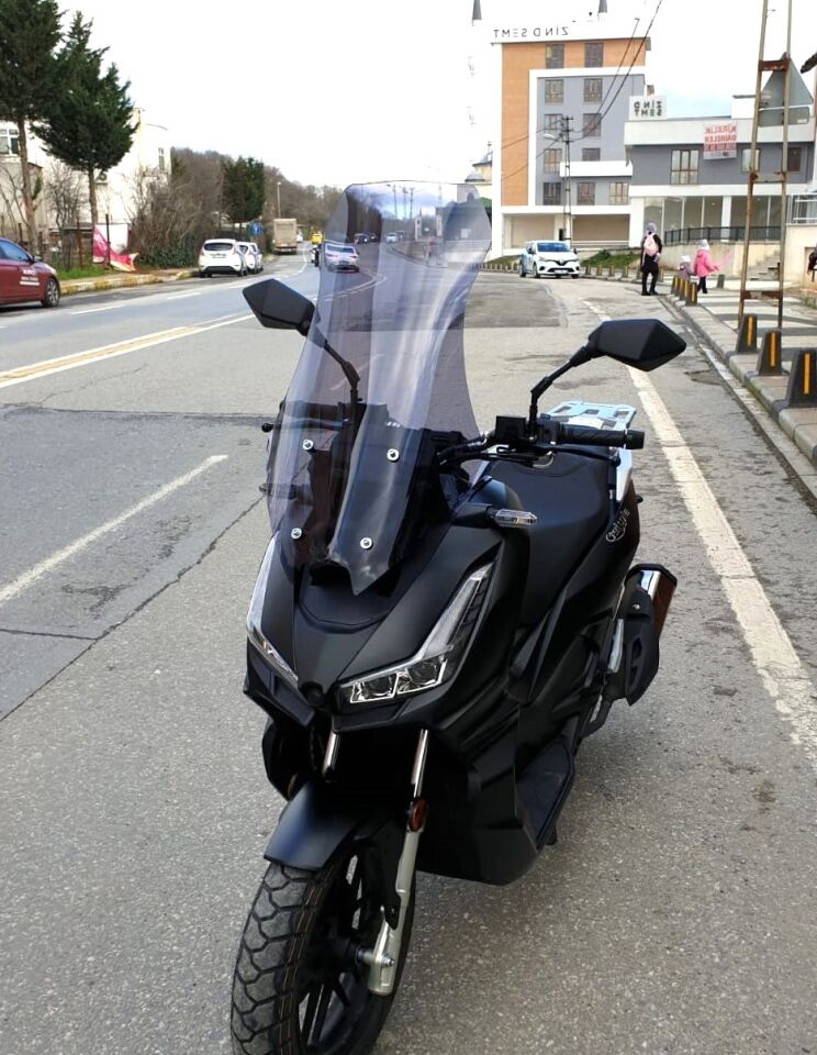 MOTOCAM Skyjet Rivero 125 Ön Cam 2025-2026 Model 68cm Füme Renkli 4mm ORTA BOYLU