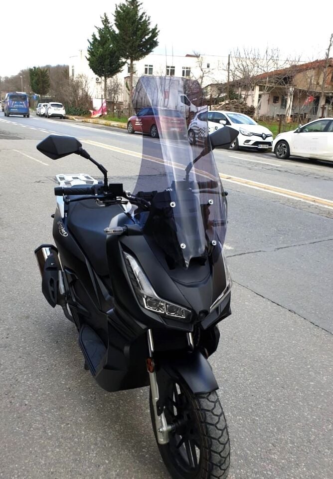 MOTOCAM Skyjet Rivero 125 Ön Cam 2025-2026 Model 68cm Füme Renkli 4mm ORTA BOYLU