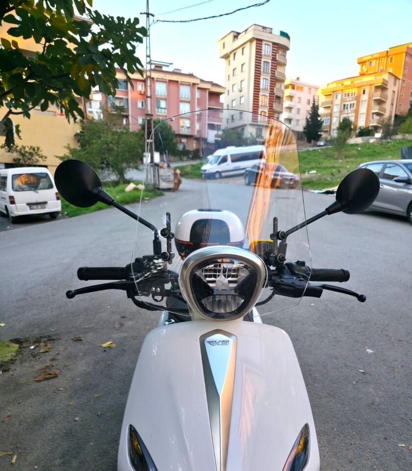 MOTOCAM Rks Neon 125 Ön Cam 2023-2026 Model 44cm Şeffaf Renkli 4mm APARATSIZ