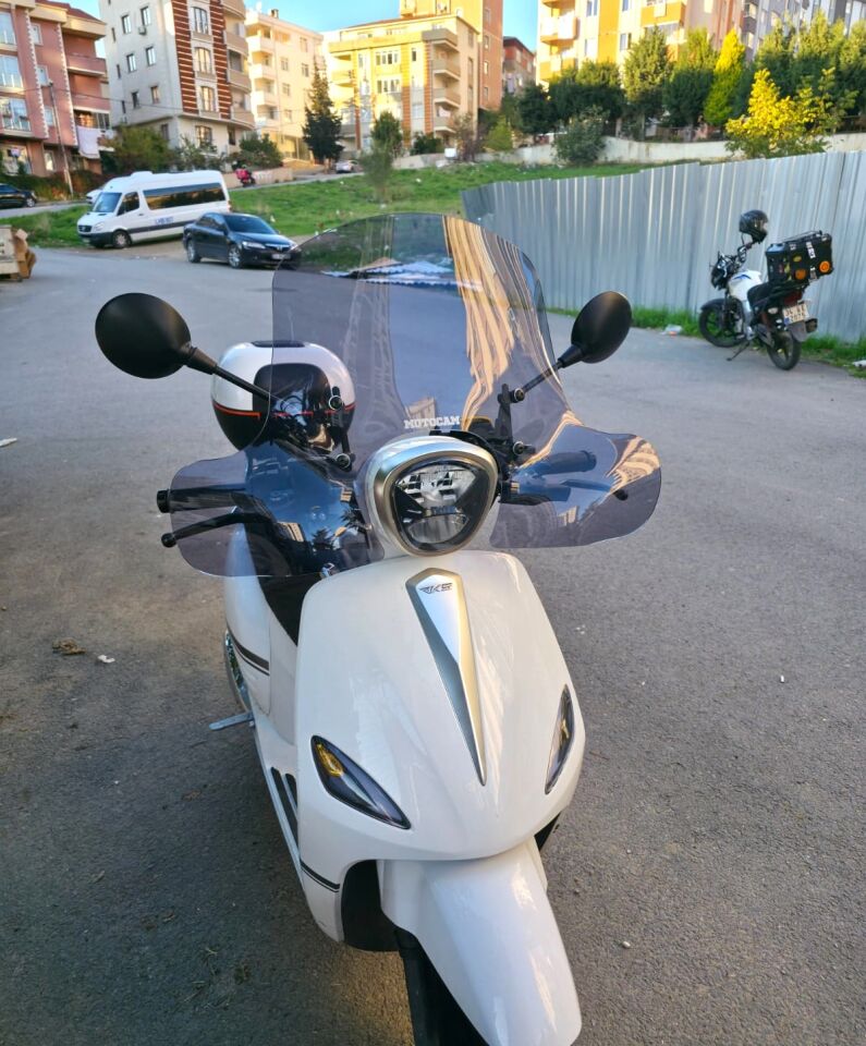 MOTOCAM Rks Neon 125 Ön Cam 2023-2026 Model 45cm Füme Renkli 4mm Elcikli APARATSIZ