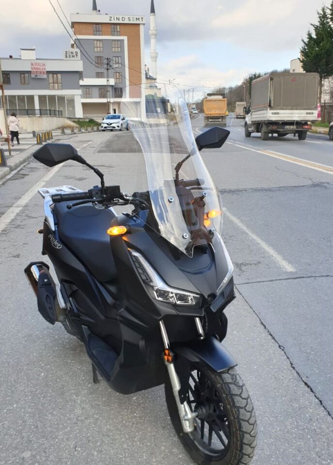 MOTOCAM Skyjet Rivero 125 Ön Cam 2025-2026 Model 68cm Şeffaf Renkli 4mm ORTA BOYLU