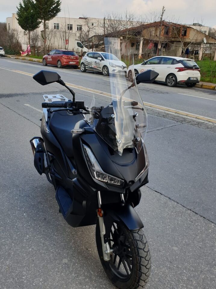 MOTOCAM Skyjet Rivero 125 Ön Cam 2025-2026 Model 68cm Şeffaf Renkli 4mm ORTA BOYLU