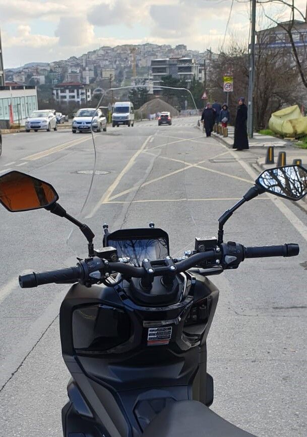 MOTOCAM Skyjet Rivero 125 Ön Cam 2025-2026 Model 68cm Şeffaf Renkli 4mm ORTA BOYLU