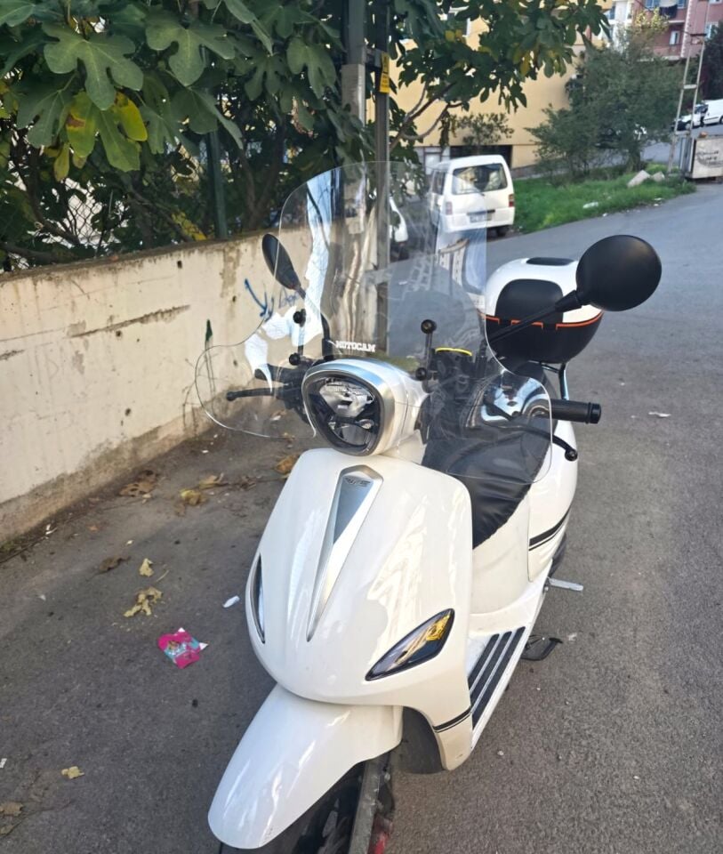 MOTOCAM Rks Neon 125 Ön Cam 2023-2026 Model 45cm Şeffaf Renkli 4mm Elcikli APARATSIZ