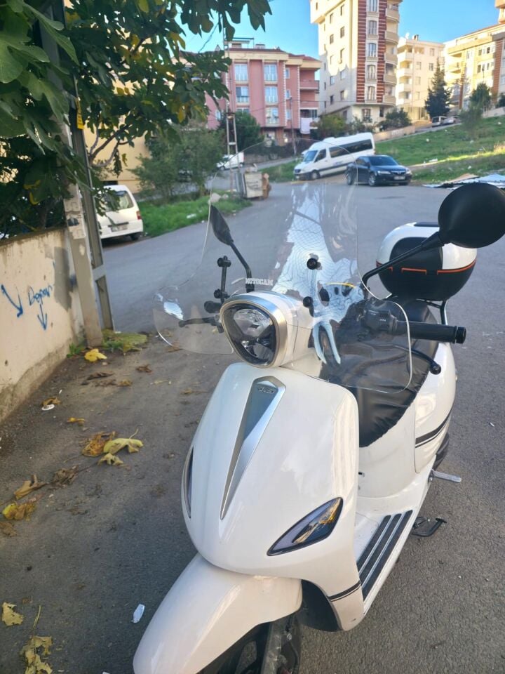 MOTOCAM Rks Neon 125 Ön Cam 2023-2026 Model 45cm Şeffaf Renkli 4mm Elcikli APARATSIZ