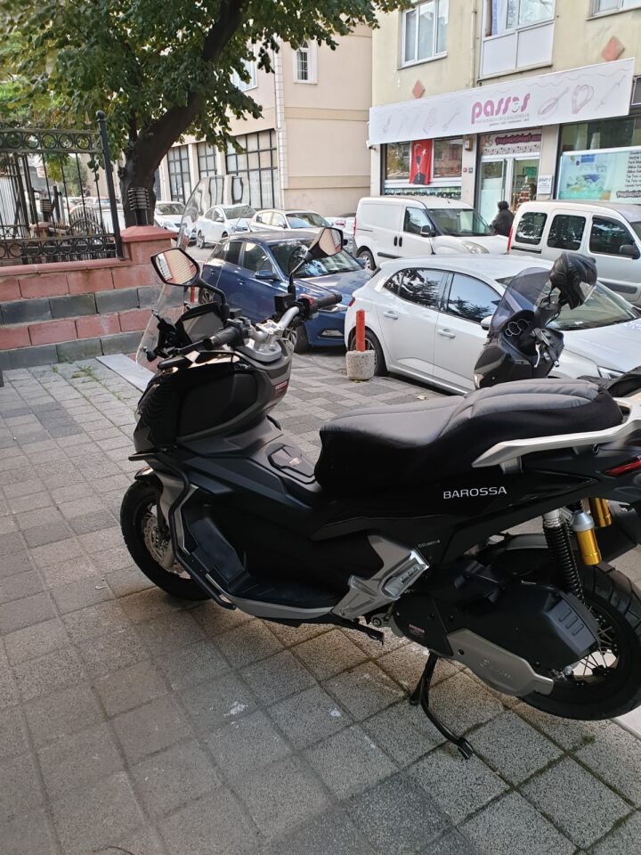 MOTOCAM Barossa ADV 125 Ön Cam 2025-2026 Model 75cm Şeffaf Renkli 4mm UZUN