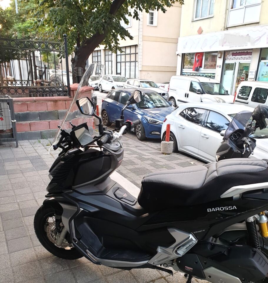 MOTOCAM Barossa ADV 125 Ön Cam 2025-2026 Model 75cm Şeffaf Renkli 4mm UZUN