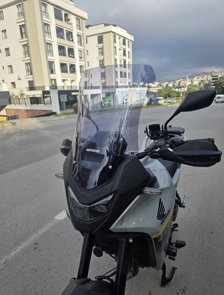 MOTOCAM Honda Transalp XL 750 Ön Cam 2025-2026 Model 53cm Füme Renkli 4mm UZUN