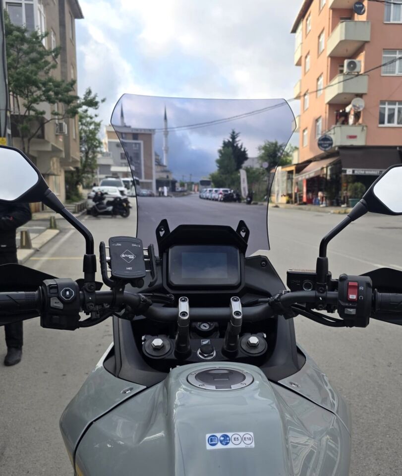 MOTOCAM Honda Transalp XL 750 Ön Cam 2025-2026 Model 53cm Füme Renkli 4mm UZUN