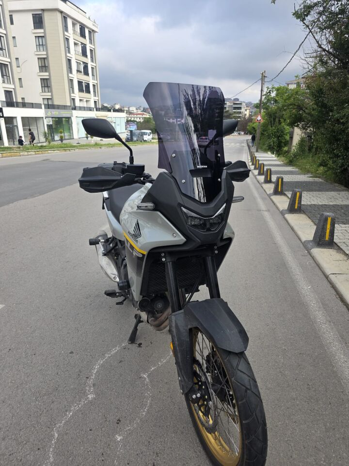 MOTOCAM Honda Transalp XL 750 Ön Cam 2025-2026 Model 53cm Siyah Renkli 4mm UZUN
