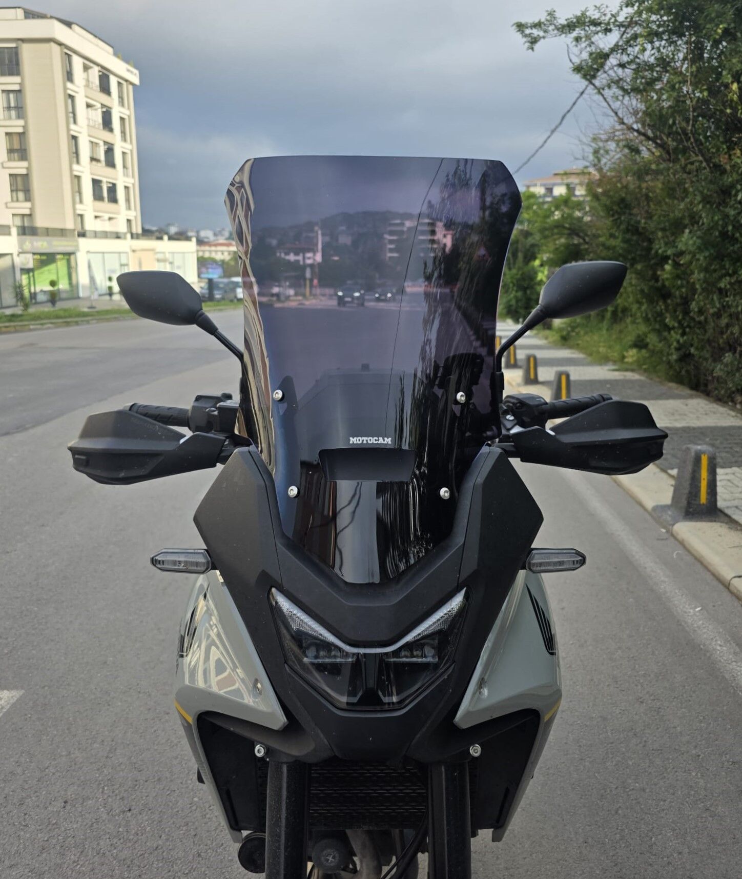 MOTOCAM Honda Transalp XL 750 Ön Cam 2025-2026 Model 53cm Siyah Renkli 4mm UZUN