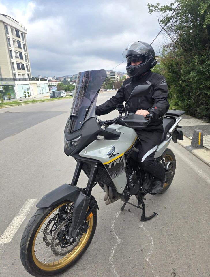 MOTOCAM Honda Transalp XL 750 Ön Cam 2025-2026 Model 53cm Siyah Renkli 4mm UZUN
