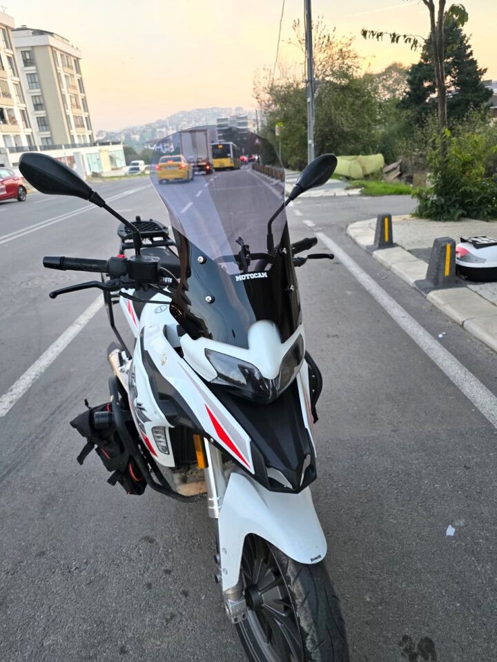 MOTOCAM Benelli TRK 251 Ön Cam 2019-2023 Model 56cm Füme Renkli 4mm