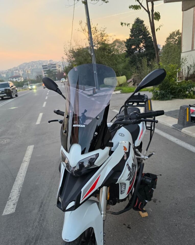 MOTOCAM Benelli TRK 251 Ön Cam 2019-2023 Model 56cm Füme Renkli 4mm