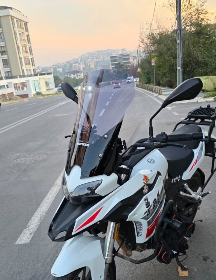 MOTOCAM Benelli TRK 251 Ön Cam 2019-2023 Model 56cm Füme Renkli 4mm