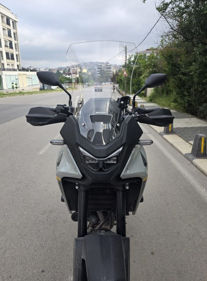 MOTOCAM Honda Transalp XL 750 Ön Cam 2025-2026 Model 53cm Şeffaf Renkli 4mm UZUN