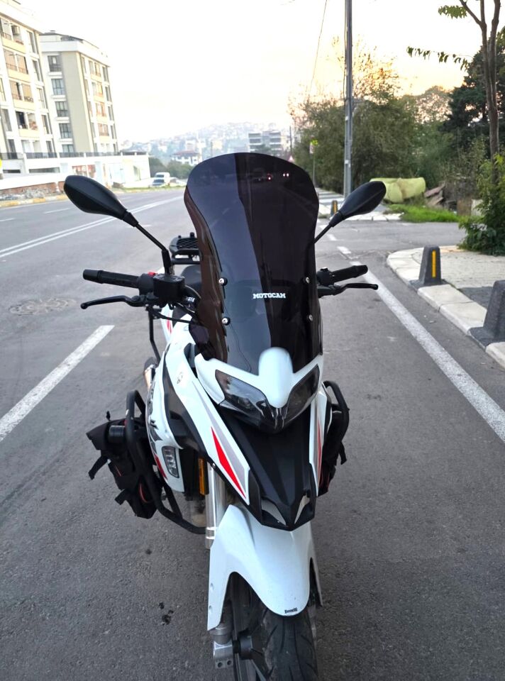 MOTOCAM Benelli TRK 251 Ön Cam 2019-2023 Model 56cm Siyah Renkli 4mm