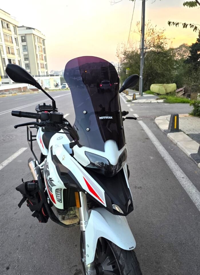 MOTOCAM Benelli TRK 251 Ön Cam 2019-2023 Model 56cm Siyah Renkli 4mm