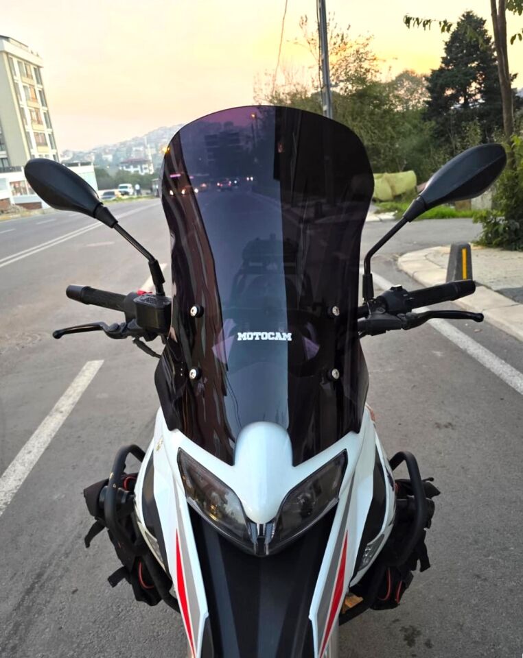 MOTOCAM Benelli TRK 251 Ön Cam 2019-2023 Model 56cm Siyah Renkli 4mm