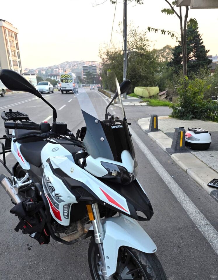 MOTOCAM Benelli TRK 251 Ön Cam 2019-2023 Model 56cm Şeffaf Renkli 4mm