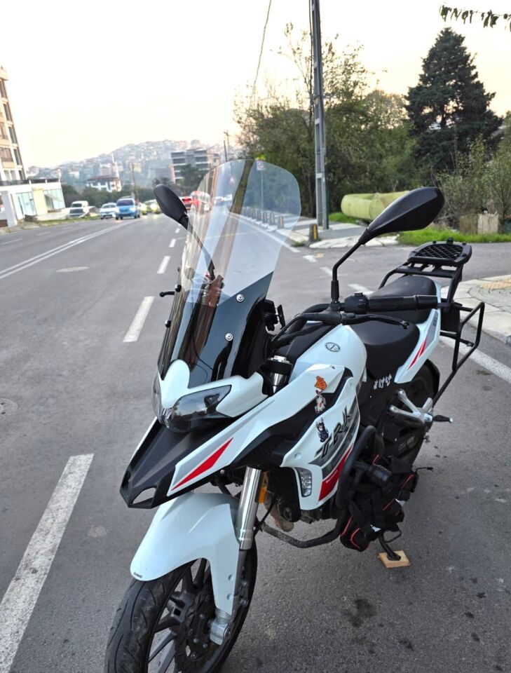 MOTOCAM Benelli TRK 251 Ön Cam 2019-2023 Model 56cm Şeffaf Renkli 4mm