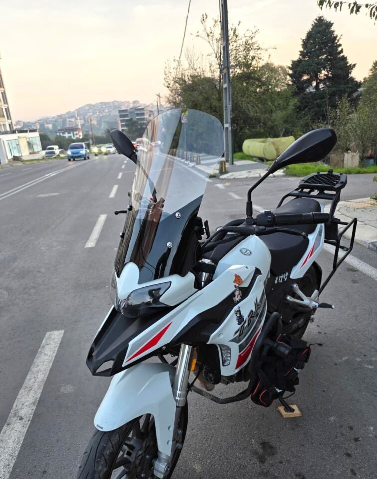 MOTOCAM Benelli TRK 251 Ön Cam 2019-2023 Model 56cm Şeffaf Renkli 4mm