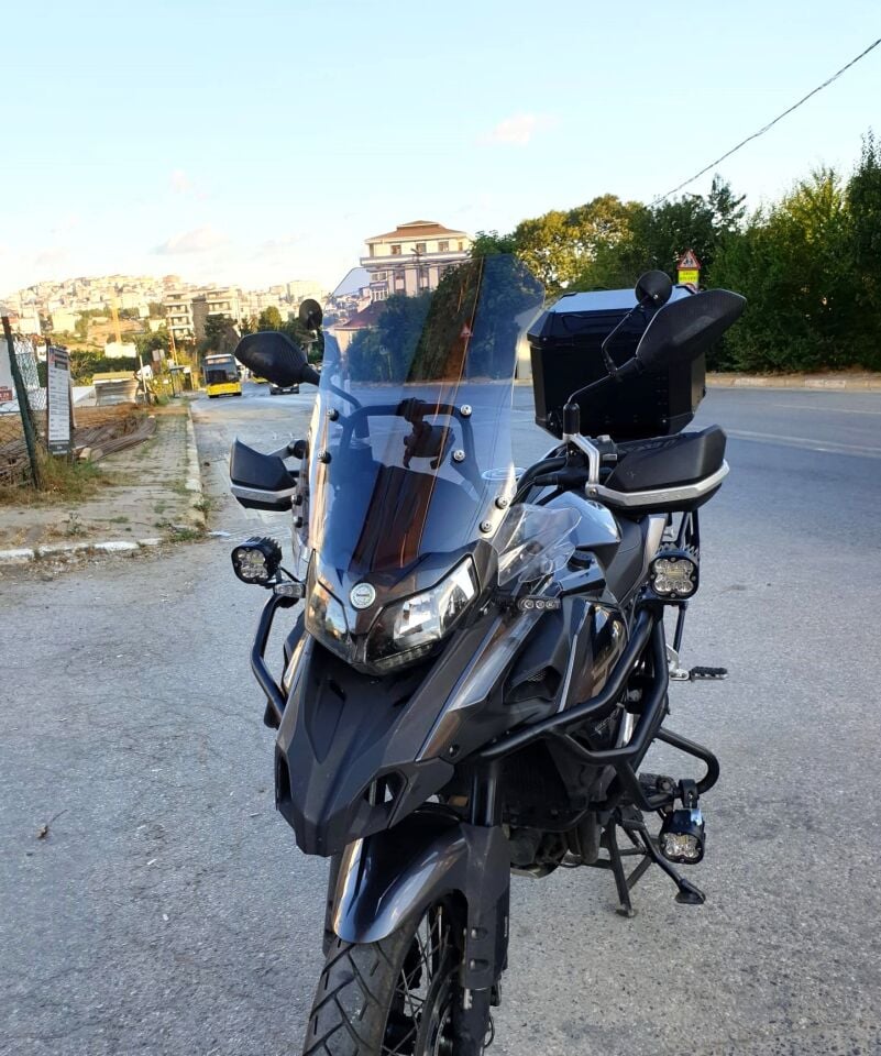 MOTOCAM Benelli TRK 502  Ön Cam 2017-2022 Model 54cm Füme Renkli 4mm