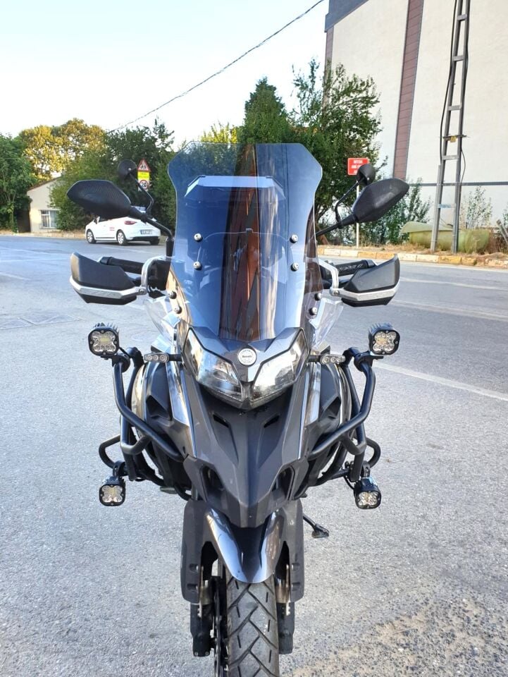 MOTOCAM Benelli TRK 502  Ön Cam 2017-2022 Model 54cm Füme Renkli 4mm