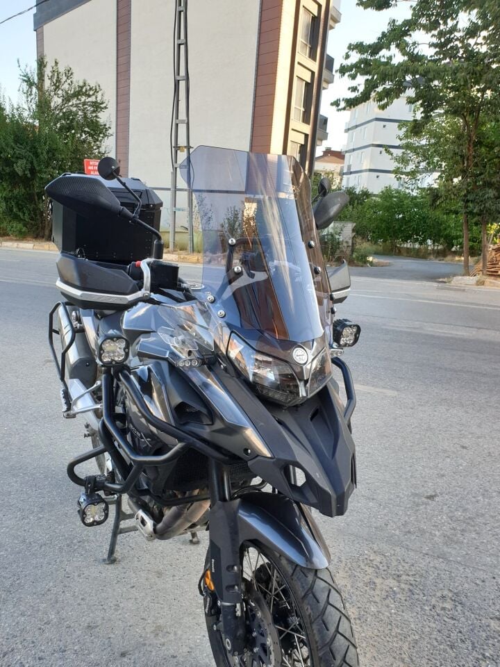 MOTOCAM Benelli TRK 502  Ön Cam 2017-2022 Model 54cm Füme Renkli 4mm