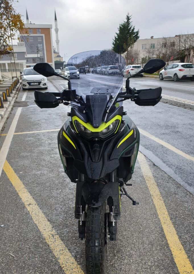 MOTOCAM Benelli TRK 702 X Ön Cam 2025-2026 Model 51cm Füme Renkli 4mm