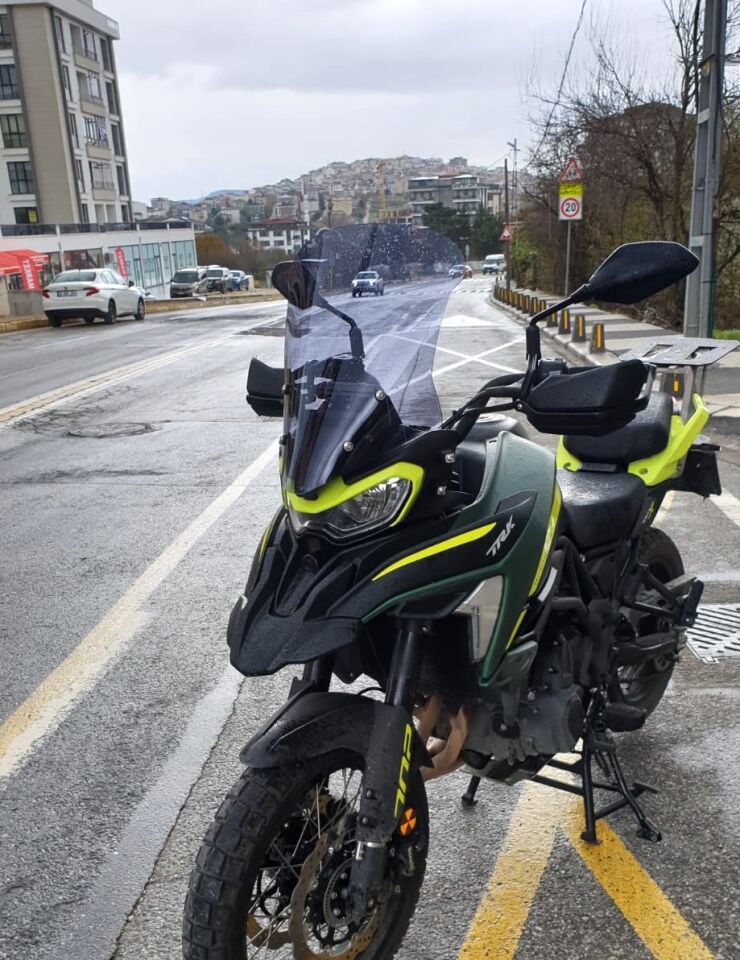 MOTOCAM Benelli TRK 702 X Ön Cam 2025-2026 Model 51cm Füme Renkli 4mm