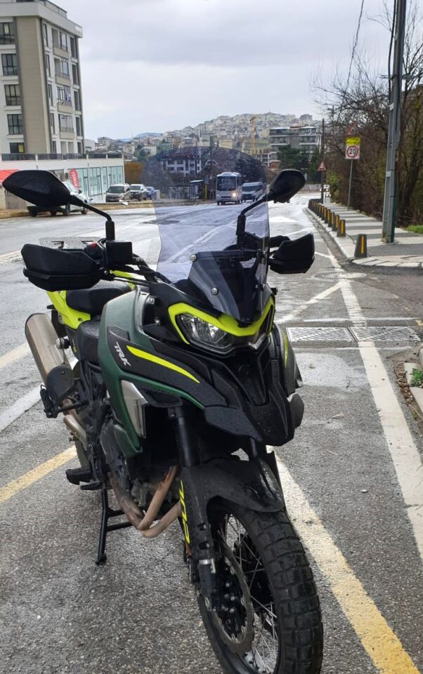 MOTOCAM Benelli TRK 702 X Ön Cam 2025-2026 Model 51cm Füme Renkli 4mm